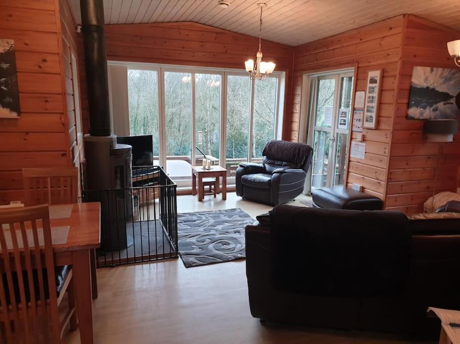 Luxury Peak District Lodge, Hot Tub, Log Burner, Nr Lake Rudyard Екстер'єр фото