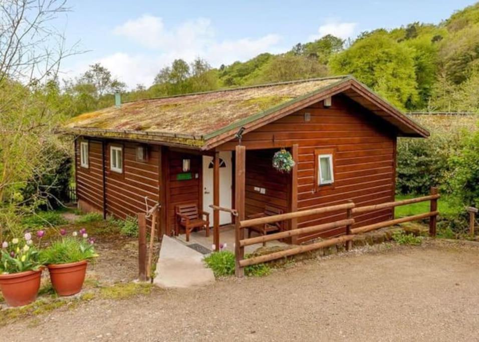 Luxury Peak District Lodge, Hot Tub, Log Burner, Nr Lake Rudyard Екстер'єр фото