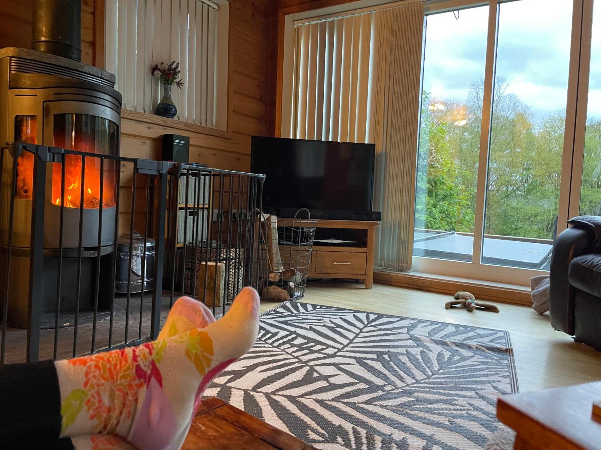 Luxury Peak District Lodge, Hot Tub, Log Burner, Nr Lake Rudyard Екстер'єр фото